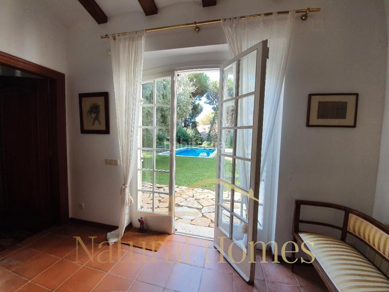 Foto f7ff05ae-220c-4cc8-b3eb-51a80a8aef45. Rent chalet with fireplace heating parking pool in Sant Andreu de Llavaneres