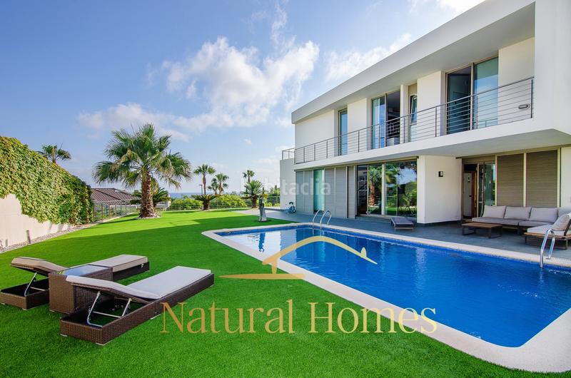 Foto 69130ffb-d162-42d0-90b8-0720312a7f37. Xalet amb calefacció aparcament piscina a Urbanitzacions Arenys de Mar