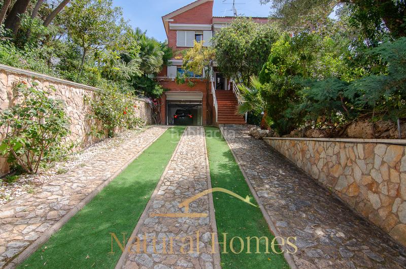 Foto 01f3c30a-576f-43eb-8185-1d96a4cb80c6. Chalet avec cheminée parking piscine dans Arenys de Munt