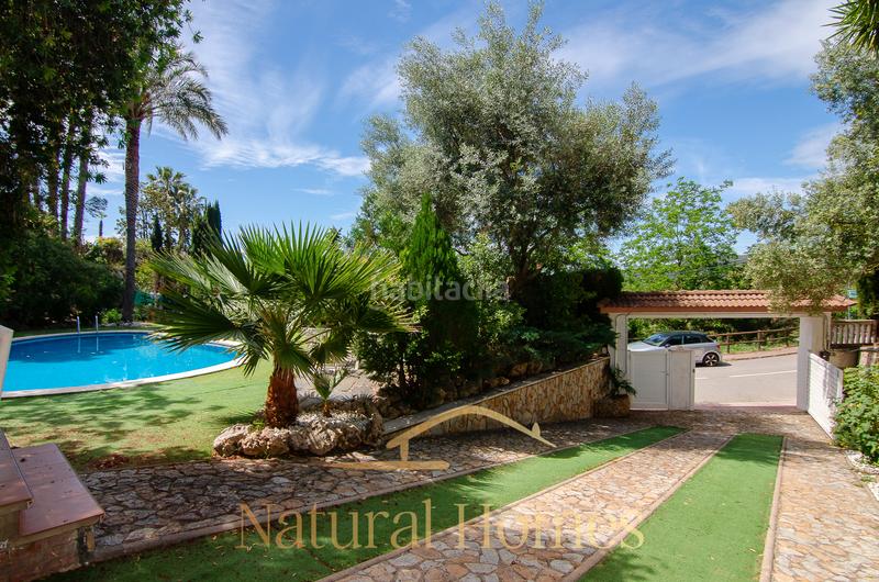 Foto c9863533-6624-4be6-9a8a-9fd210c5cb1f. Chalet avec cheminée parking piscine dans Arenys de Munt