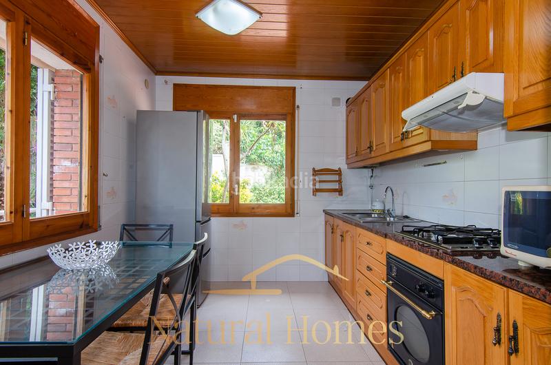 Foto d14b6765-d8b7-4360-899d-8781382817ca. Chalet avec cheminée parking piscine dans Arenys de Munt