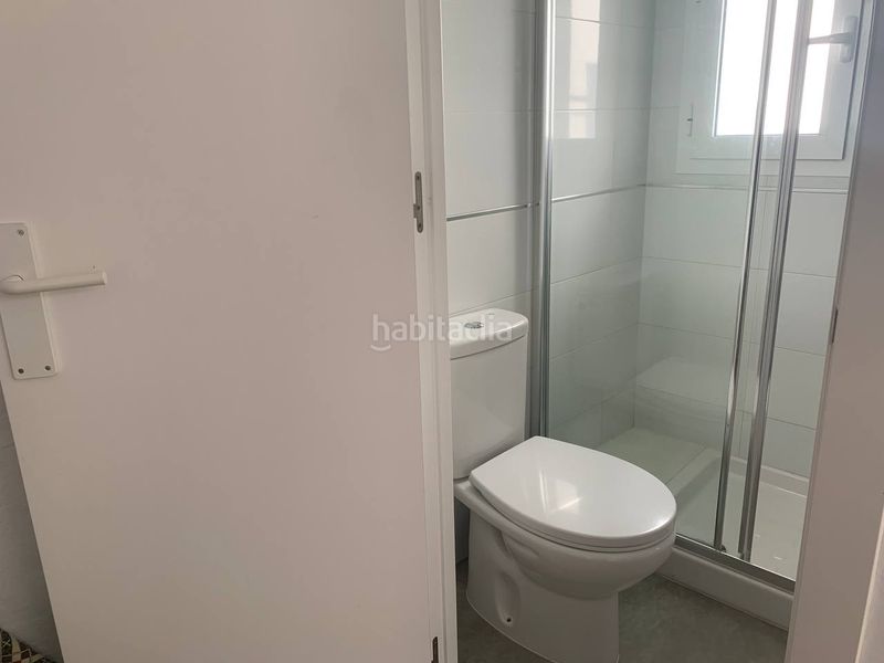 Foto 82d71ae6-d0d8-43c1-b0d9-1fe008a5d52b. Casa adossada a Avda Pescia - Ctra de Frigiliana Nerja