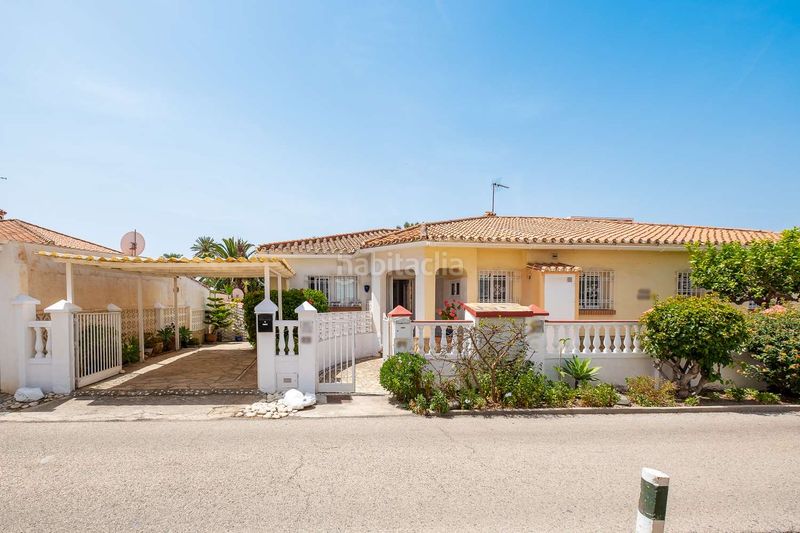 Foto 2b062309-b0bb-4682-8e68-b6c8eafcba25. Casa aparellada a n/a a Centro Internacional Torrox