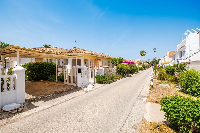 Foto 3039d2c3-41bd-47f4-8215-26dd68305cf8. Casa aparellada a n/a a Centro Internacional Torrox
