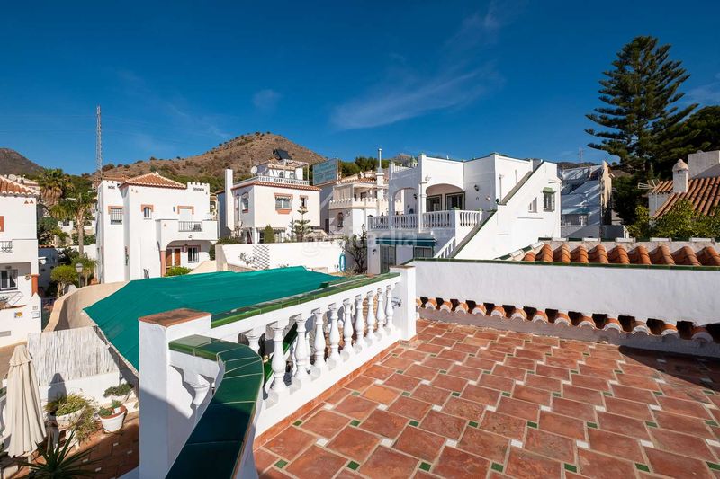 Foto 0a59b81f-497c-4579-bcb8-452b7b1c1bdd. Maison dans Avda Pescia - Ctra de Frigiliana Nerja