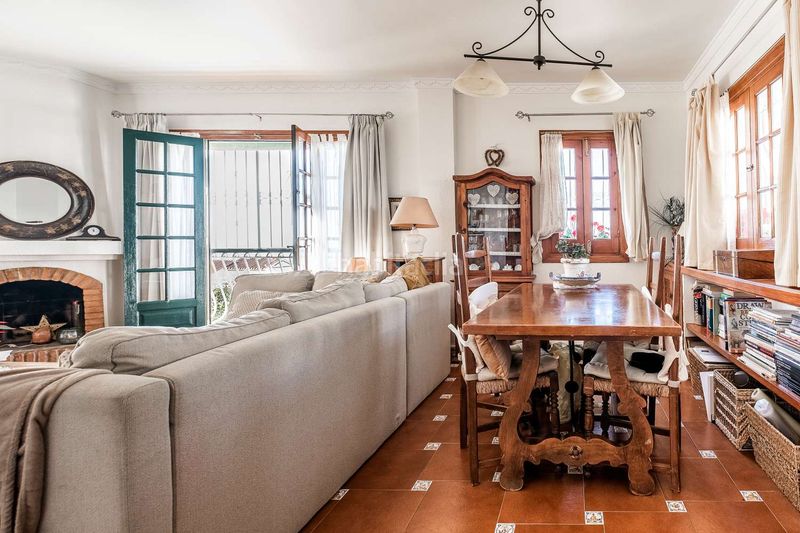 Foto 47dccdf5-fdde-4033-b265-ec12eb40f361. Maison dans Avda Pescia - Ctra de Frigiliana Nerja