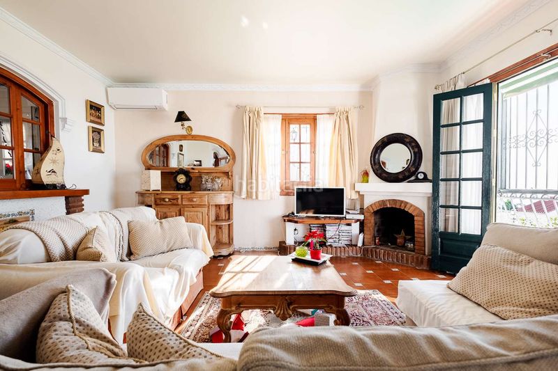 Foto 4b02f960-e3d7-4dd0-b26c-453e24b57dd8. Maison dans Avda Pescia - Ctra de Frigiliana Nerja