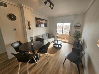 Appartement à Calle parodi hermanos 180. Acogedor apartamento reformado en las calas torrevieja