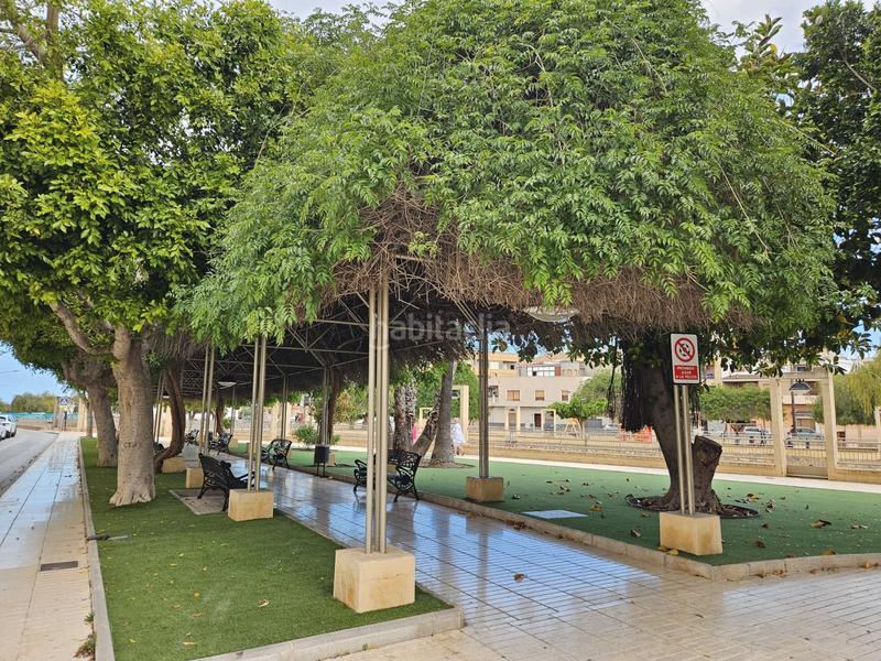 Foto 1262dfeb-4c21-472d-b975-fca5a80b3416. Casa adossada a calle la lira 4 a Rojales