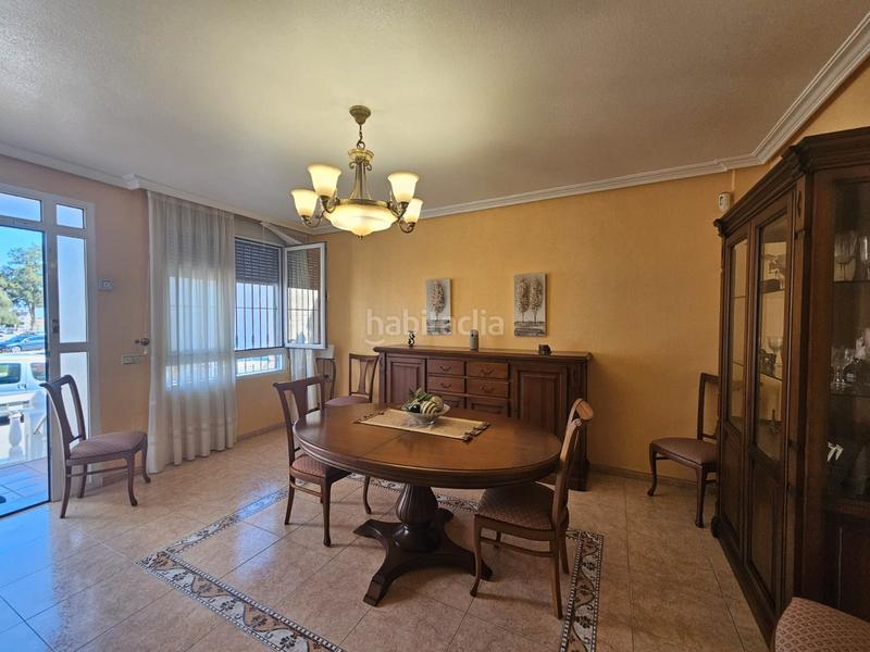 Foto 2006a0ba-4711-4800-8bcb-0e18d06e9ba6. Casa adossada a calle la lira 4 a Rojales