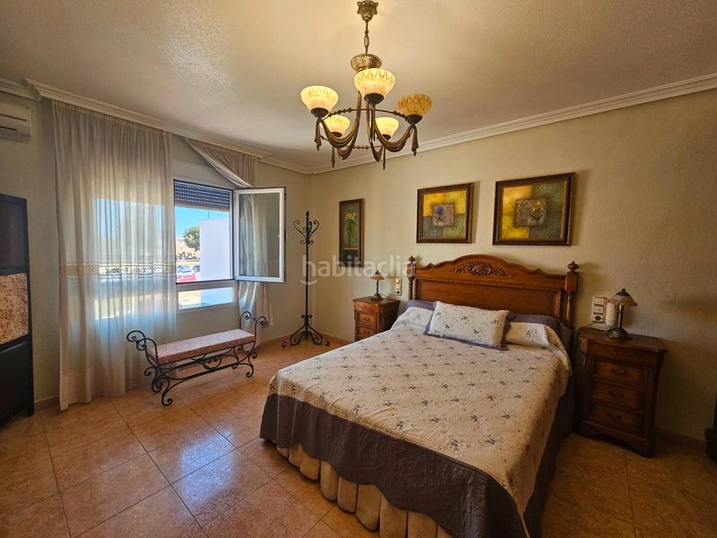 Foto 5ec4eeaa-b5d1-4e04-bb4e-61aeb4685ca1. Casa adossada a calle la lira 4 a Rojales