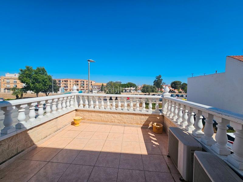 Foto 8ef1c390-2fc0-46ce-a691-bbc0303ebf46. Casa adossada a calle la lira 4 a Rojales