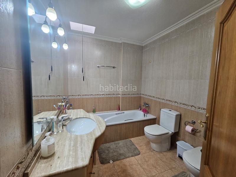 Foto d9652866-1106-421d-8667-1f0bc02f1ca9. Casa adossada a calle la lira 4 a Rojales