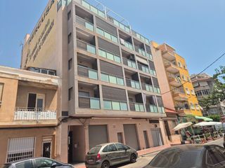 Etagenwohnung in Calle campoamor 13. Excelente oportunidad de inversión – amplio apartamento de 5 dor