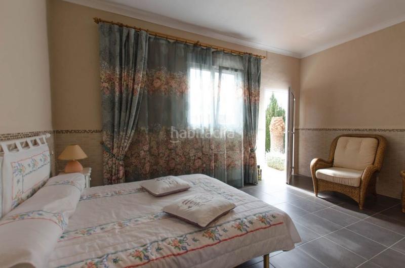 Foto e107102f-29ac-49db-86eb-87b5fc06ea83. Location chalet avec parking piscine dans Marisol Park - Ortembach - Los Almendros Calp