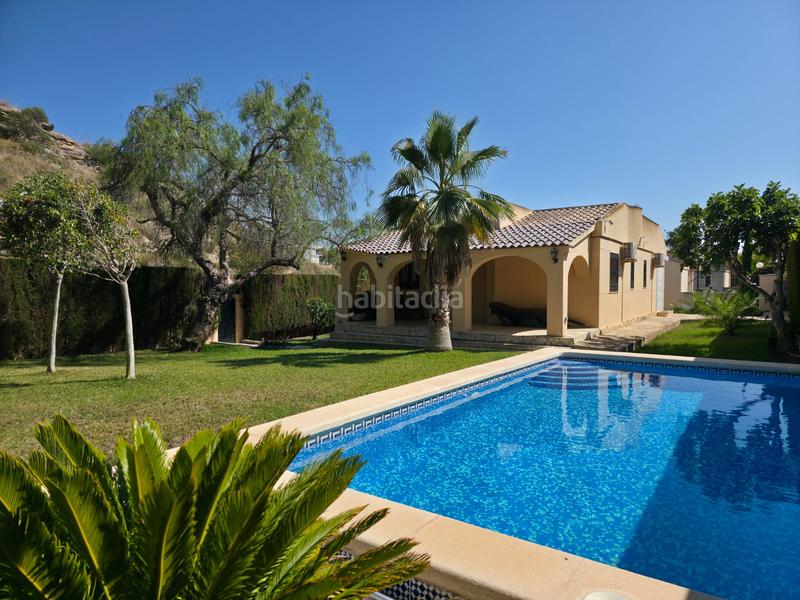 Foto 14a0dbf2-e8b4-4b6a-a371-c4fb5399d88d. Chalet with parking pool in Pueblo Español-Coveta Fumá Campello (el)