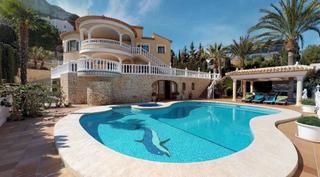 Casa a Maryvilla. Te ofrecemos una magnífica villa en venta. mini-hotel en primera