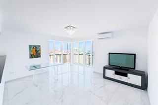 Penthouse in Pueblo. Ático reformado en el centro