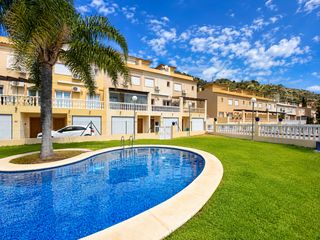 Doppelhaus  Urbanización canuta de ifach 4d. Chalet en calpe con vistas