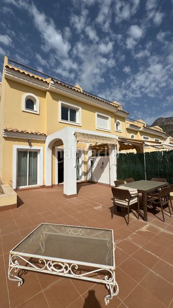 Foto b07890ad-2506-4a50-bf7f-17b8af0bd16f. Duplex with parking pool in Maryvilla Calp