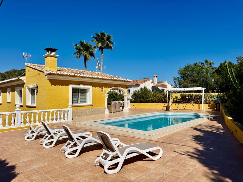 Foto f804c16c-18db-4de4-b38d-0ee74558c824. Xalet amb aparcament piscina a Carrió - La Merced - Los Pinos Calp