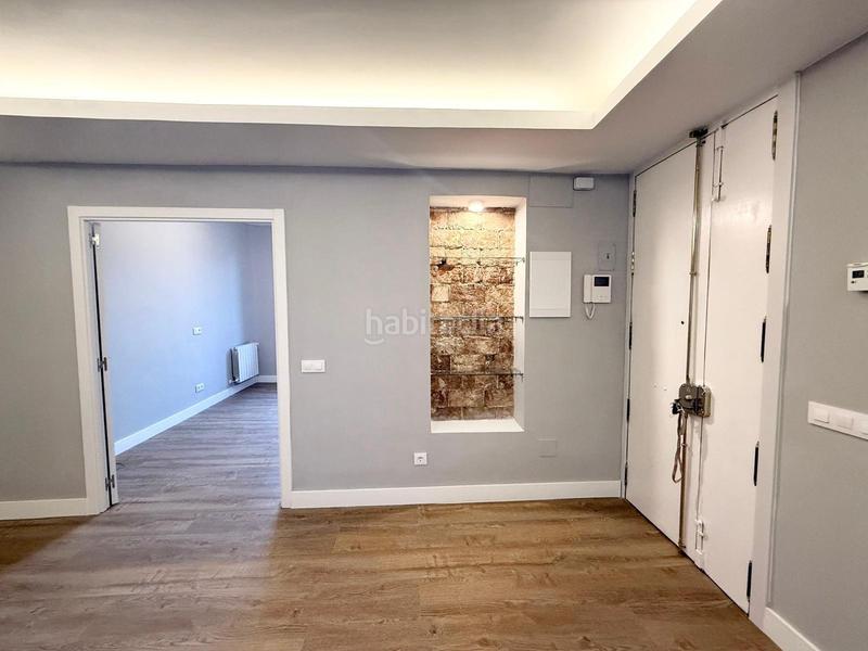 Foto b2cf935f-ef8d-445f-b369-fe9ce2271e33. Rent penthouse with parking in Lista Madrid