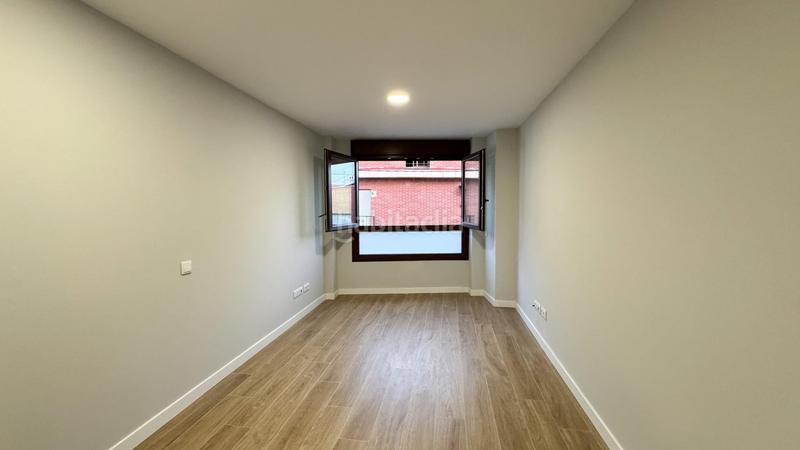 Foto ed3f86b3-8289-4d02-81da-511e77c2f3dc. Lloguer apartament amb calefacció aparcament a Valdeacederas Madrid