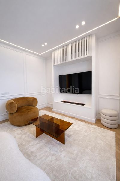 Foto 2ca6c1ba-ba25-4c21-b9d7-ec60795453df. Pis a calle calle francisco silvela 5 a Lista Madrid