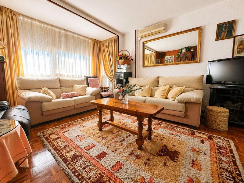 Foto e42fd8da-575b-4eb0-8244-c805e0f89f9e. Rent flat in Orcasur-12 de Octubre Madrid