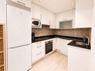 Apartament  Calle porvenir. Exclusiva vivienda reformada con patio privativo en fuente del b