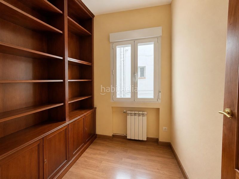 Foto 6c780a9e-3810-4315-8680-5014e0ea7954. Pis a calle antonio toledano 7 a Fuente del Berro Madrid