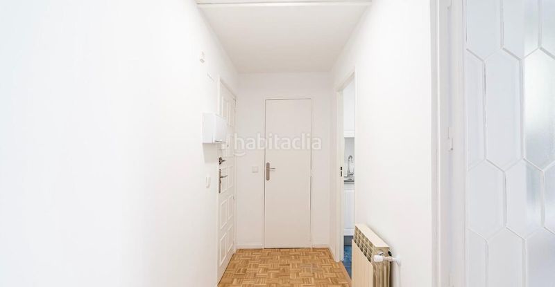 Foto f129f988-1b0a-48ce-a7bf-633182154681. Rent flat with heating in Fuente del Berro Madrid