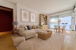 Pis  Carrer migdia. Oportunidad en eixample sud: piso amplio con balcón, suite y pla