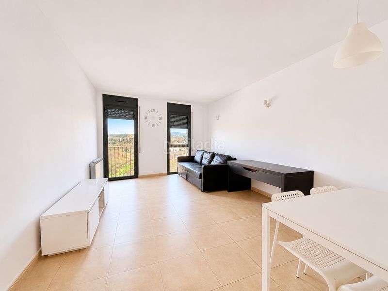 Foto 2ea5ea6f-2636-4cad-8f55-ae64fe12c9a1. Pis amb calefacció aparcament a Cassà de la Selva