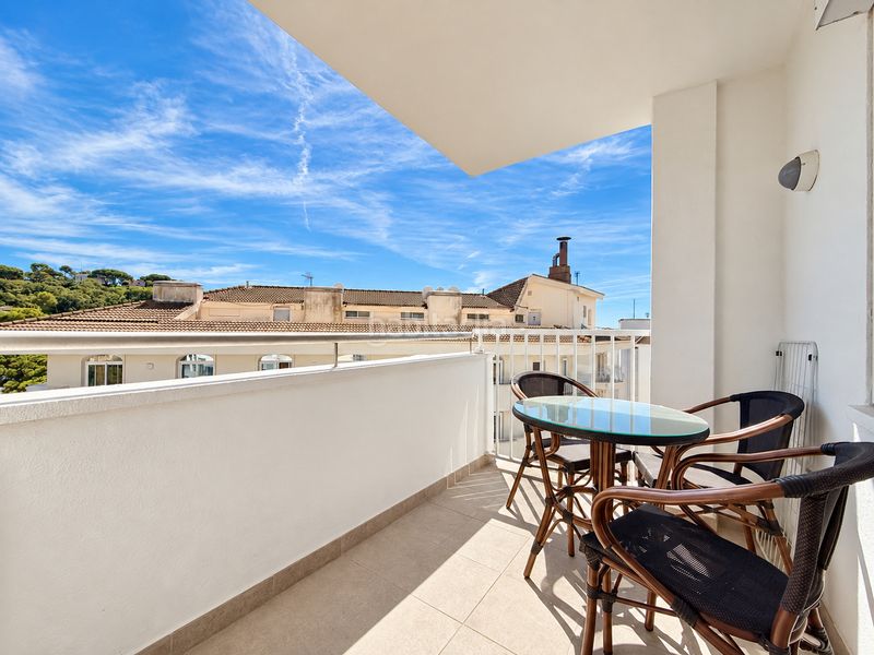 Foto 9eb1c9d3-e059-4ba0-b5f8-bfe9c3fc608a. Pis amb calefacció piscina a Fenals Lloret de Mar