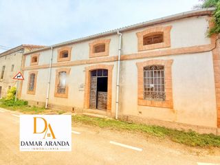 Masia a Calle real 25. Casa de pueblo