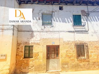 Doppelhaus in Calle la iglesia 6. Casa de pueblo