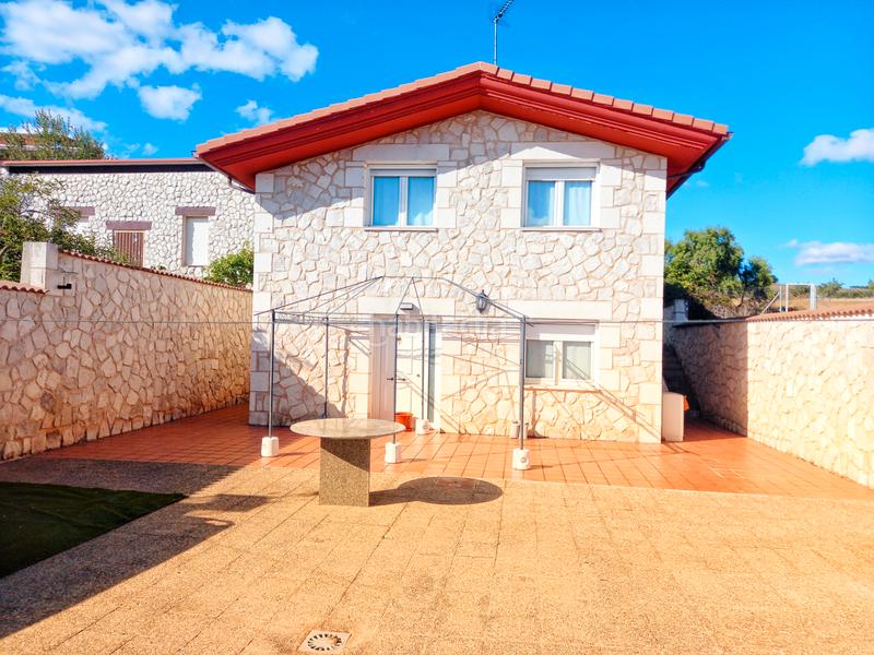 Foto 3c040d51-2cae-4d83-83c7-edc84ad17bd2. Maison dans travesía espetera 16 dans Fuentelisendo