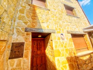 Casale  Calle real 31. Casa