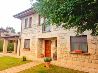 Casa a N/a. Chalet exclusivo