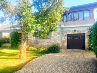 Xalet a Calle alcolea del pinar 22. Chalet lujo