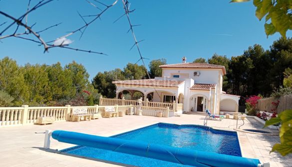 Foto 5f8c204d-f919-46f7-9f6f-f0ae04e55b86. Xalet amb calefacció aparcament piscina a Partida Comunes-Adsubia Xàbia