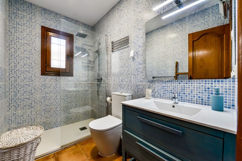 Foto b99ff7a4-85cb-49ff-a412-9e12a42631f6. Chalet con riscaldamento parcheggio piscina in Cometa Calp