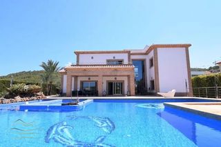 Chalet in Partida Comunes-Adsubia