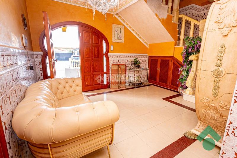 Foto b2118e82-6693-423e-8044-86c3d5a37111. Casa  en venta en El Rinconcillo Algeciras