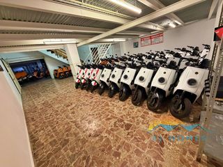 Rent Business premise in Playa de Fañabé. Traspaso de negocio de alquiler de motos eléctricas en costa ade