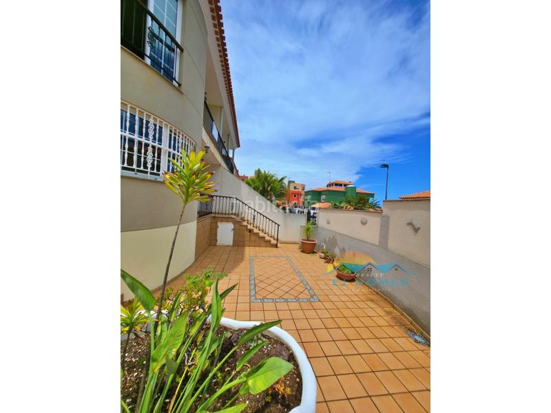 Foto 1d05e44d-7bab-4932-89c1-cee0359554e4. Casa pareada  en venta en centro de el sauzal en Sauzal (El)
