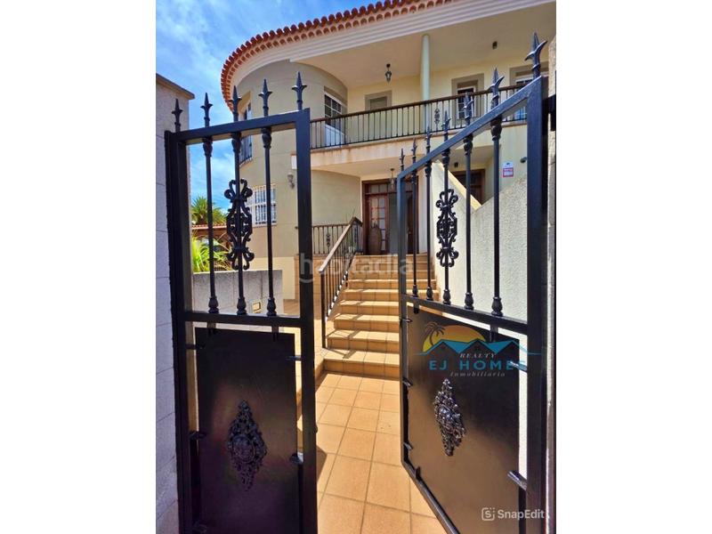 Foto b30fdd74-f0e4-476b-a6d7-3a0da1c4a8aa. Casa pareada  en venta en centro de el sauzal en Sauzal (El)
