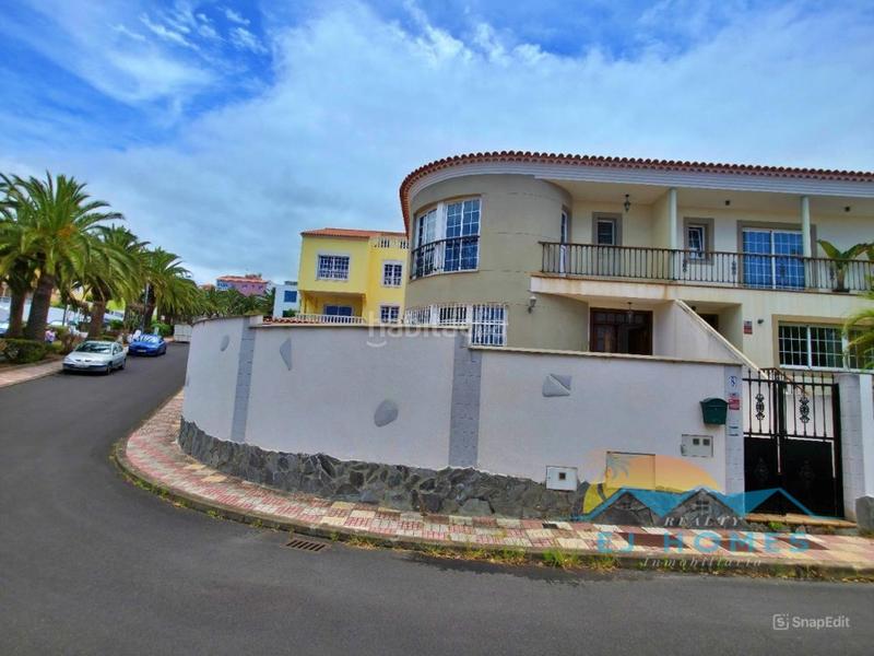 Foto e9e53e61-f9f7-4b4e-b3d8-001932cc2549. Casa pareada  en venta en centro de el sauzal en Sauzal (El)