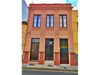 Location Local commercial  N/a. Amplio local en alquiler en el centro de la laguna